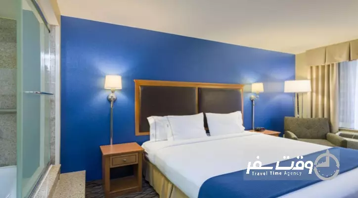 هتل هالیدی این اکسپرس سن پترزبورگ